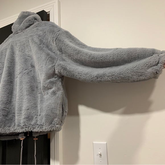 Lucky Brand | Grey Cropped Teddy Bear Soft Zip Up Crop Jacket | XL - Picture 4 of 12